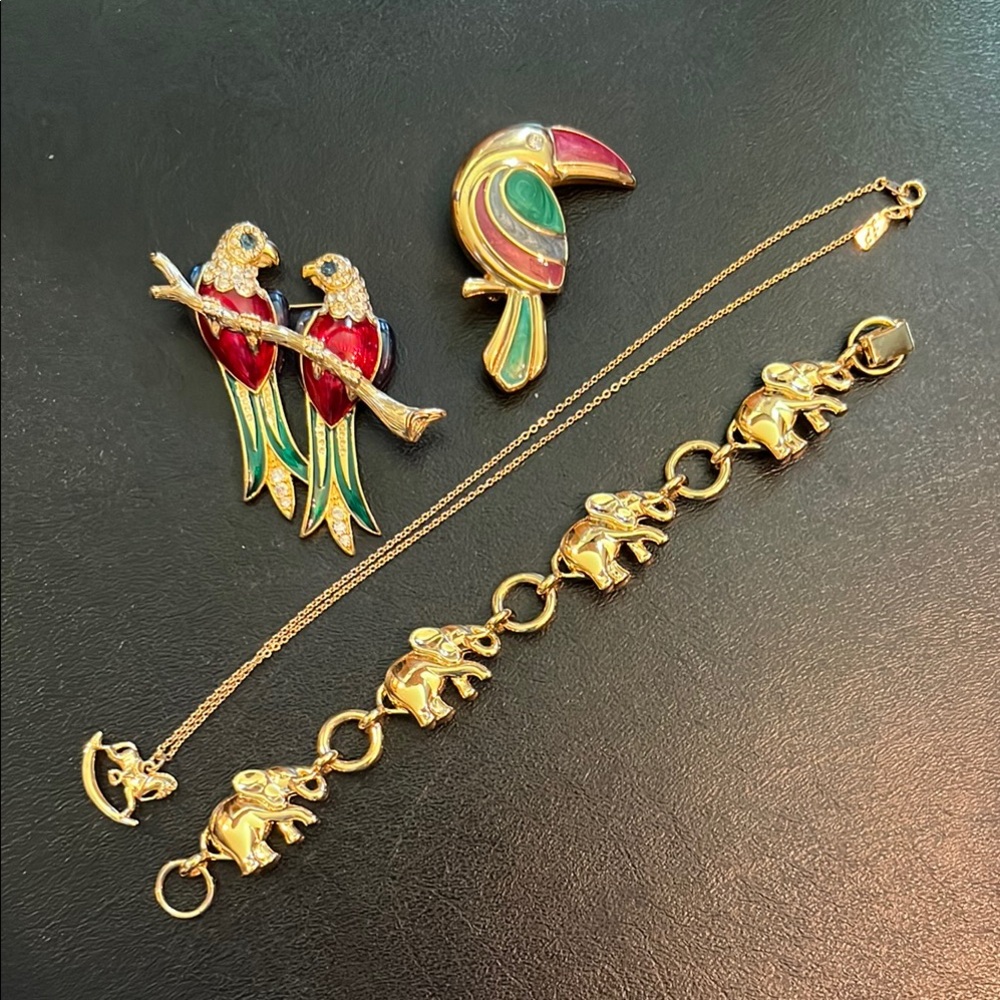 Vintage Lady Remington Jewelry